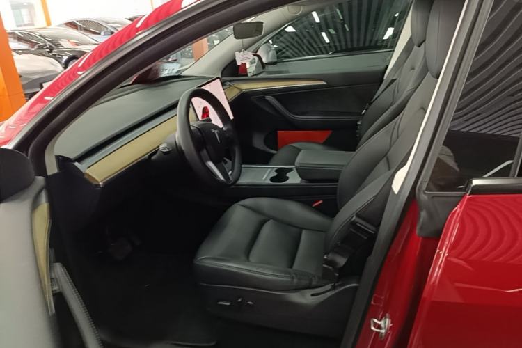 Used Tesla Model Y 2021 Standard Range Rear-Wheel Drive Version Left Front Seat