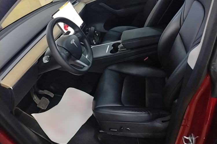 Used Tesla Model Y 2021 Standard Range Rear-Wheel Drive Version Left Front Seat