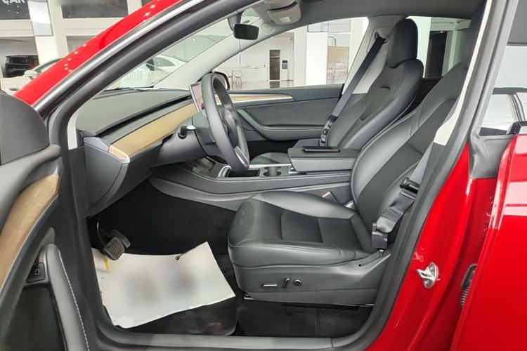 Used Tesla Model Y 2021 Standard Range Rear-Wheel Drive Version Left Front Seat