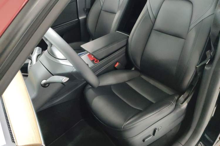Used Tesla Model Y 2021 Long-Range All-Wheel-Drive Version Left Front Seat