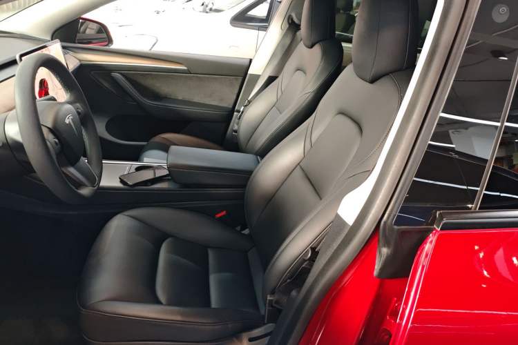 Used Tesla Model Y 2021 Long-Range All-Wheel-Drive Version 3D7 Left Front Seat