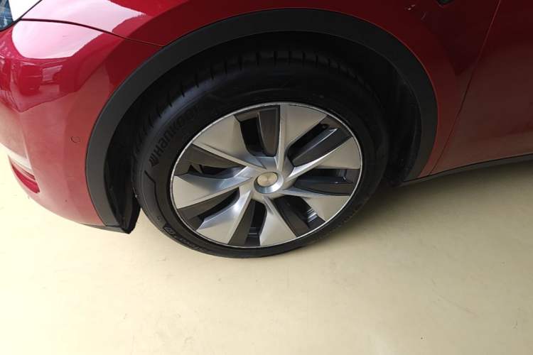 Used Tesla Model Y 2021 Standard Range Rear-Wheel Drive Version Left Front Wheel Hub
