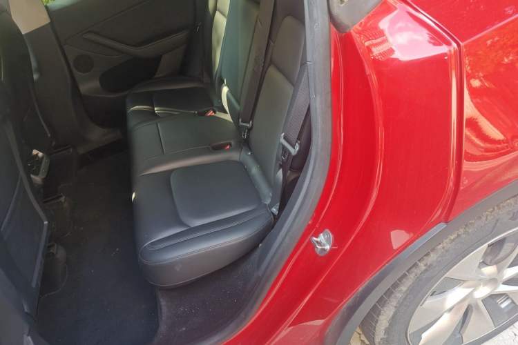 Used Tesla Model Y 2021 Long-Range All-Wheel-Drive Version Left Rear Seat