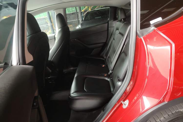 Used Tesla Model Y 2021 Long-Range All-Wheel-Drive Version Left Rear Seat