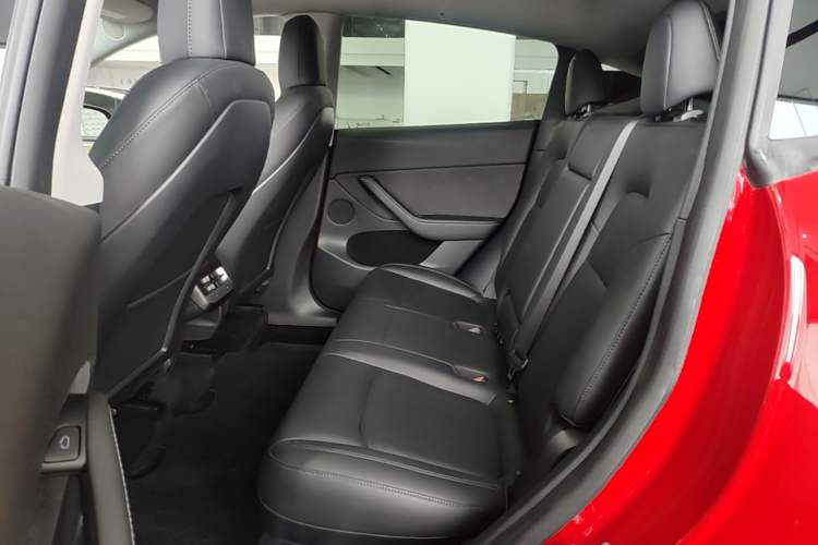 Used Tesla Model Y 2021 Standard Range Rear-Wheel Drive Version Left Rear Seat