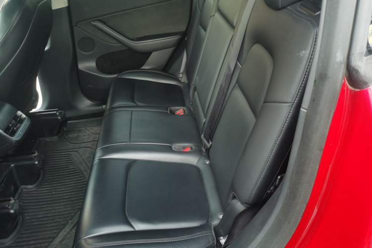 Used Tesla Model Y 2021 Performance High-Performance All-Wheel-Drive Version Left Rear Seat