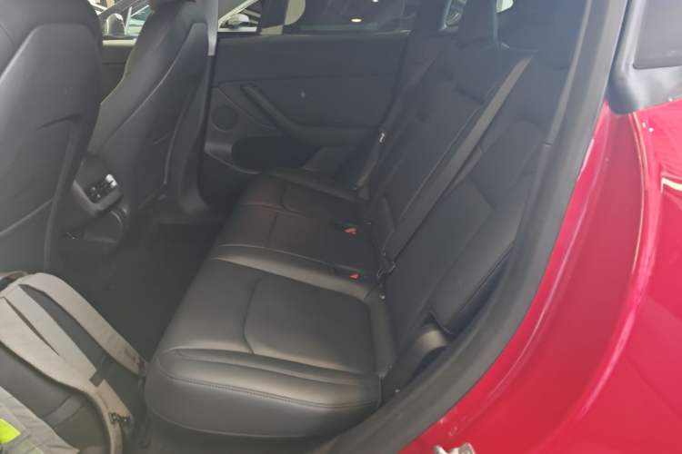 Used Tesla Model Y 2021 Long-Range All-Wheel-Drive Version Left Rear Seat