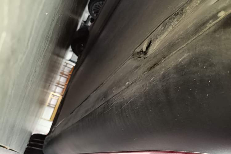 Used Tesla Model Y 2021 Standard Range Rear-Wheel Drive Version Left Side Sill