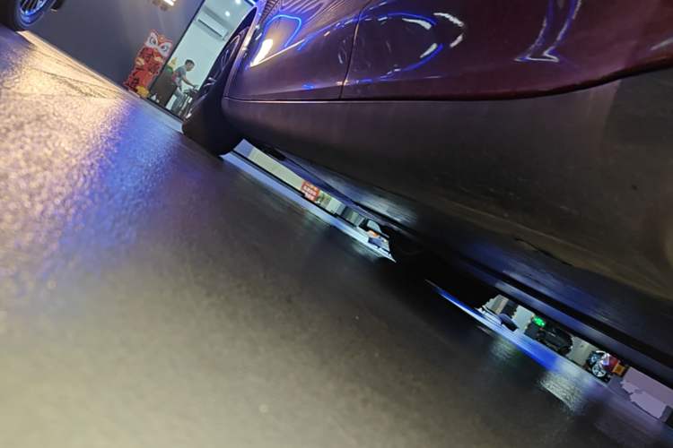 Used Tesla Model Y 2021 Long-Range All-Wheel-Drive Version 3D7 Left Side Sill