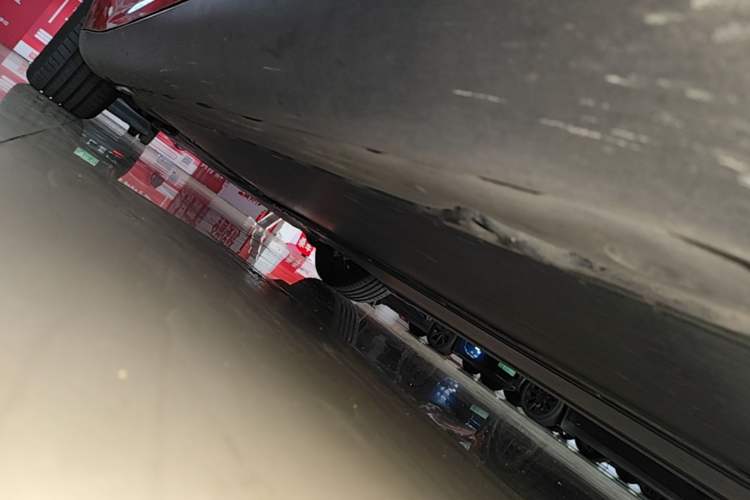 Used Tesla Model Y 2021 Standard Range Rear-Wheel Drive Version Left Side Sill