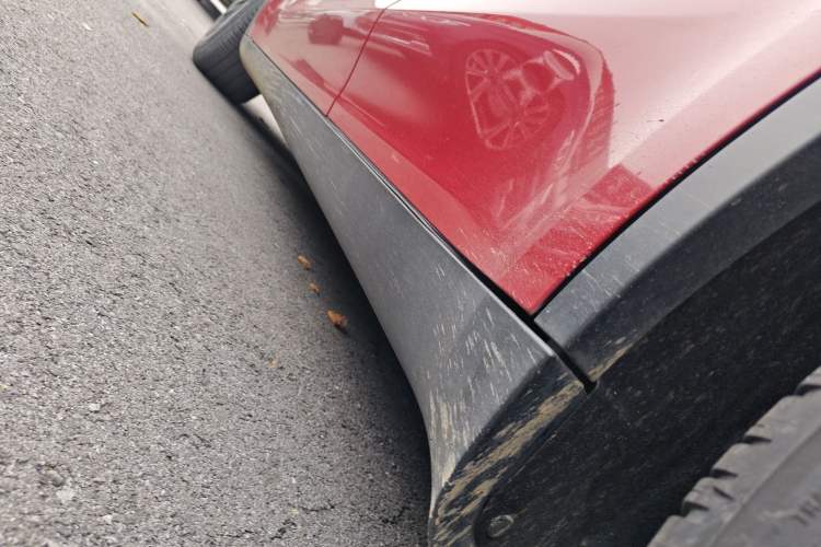 Used Tesla Model Y 2021 Standard Range Rear-Wheel Drive Version Left Side Sill