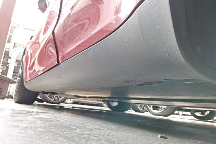 Used Tesla Model Y 2021 Long-Range All-Wheel-Drive Version Left Side Sill