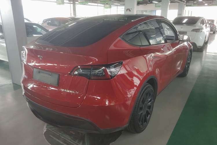 Used Tesla Model Y 2021 Long-Range All-Wheel-Drive Version Rear Right 45 Deg