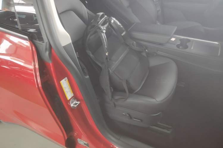 Used Tesla Model Y 2021 Long-Range All-Wheel-Drive Version Right Front Seat