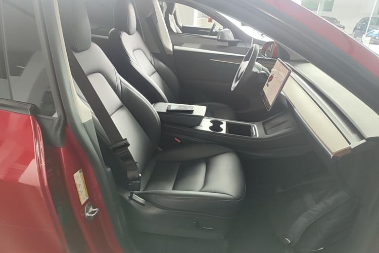 Used Tesla Model Y 2021 Standard Range Rear-Wheel Drive Version Right Front Seat