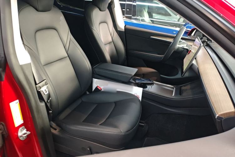 Used Tesla Model Y 2021 Long-Range All-Wheel-Drive Version 3D7 Right Front Seat