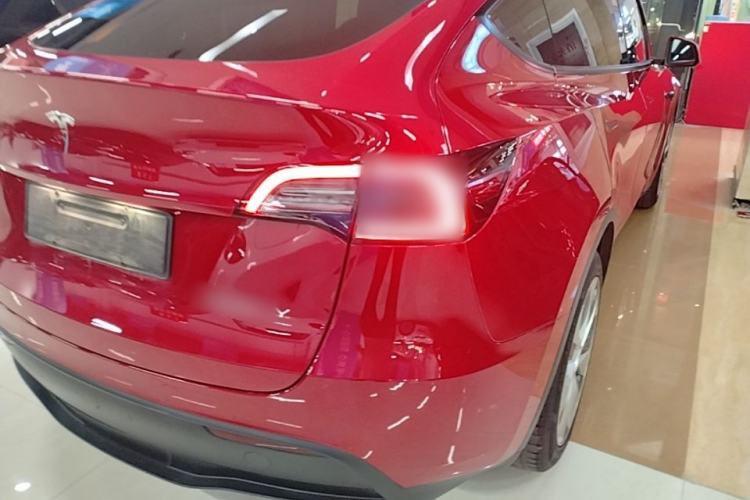 Used Tesla Model Y 2021 Standard Range Rear-Wheel Drive Version Right Rear Taillight