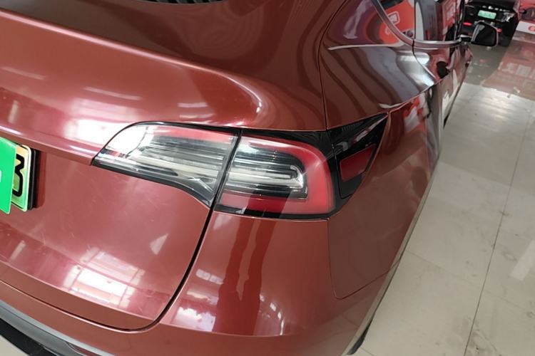 Used Tesla Model Y 2021 Standard Range Rear-Wheel Drive Version Right Rear Taillight