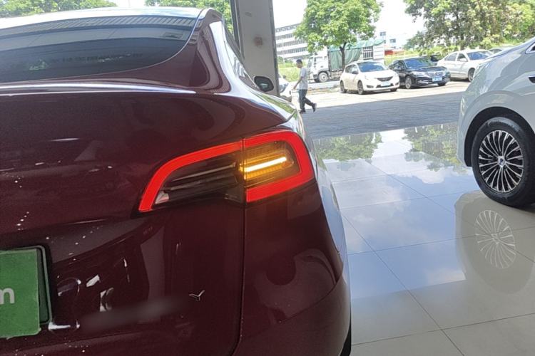 Used Tesla Model Y 2021 Long-Range All-Wheel-Drive Version 3D7 Right Rear Taillight