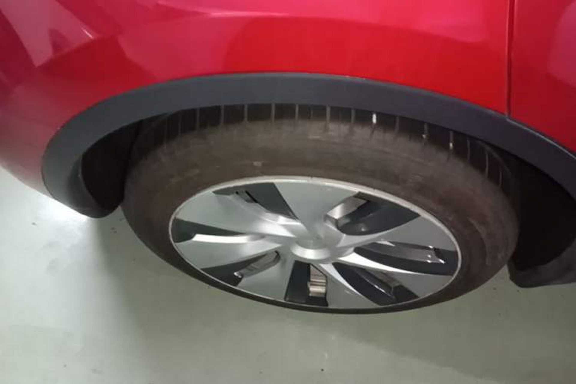 Used Tesla Model Y 2021 Long-Range All-Wheel-Drive Version Right Rear Wheel Hub