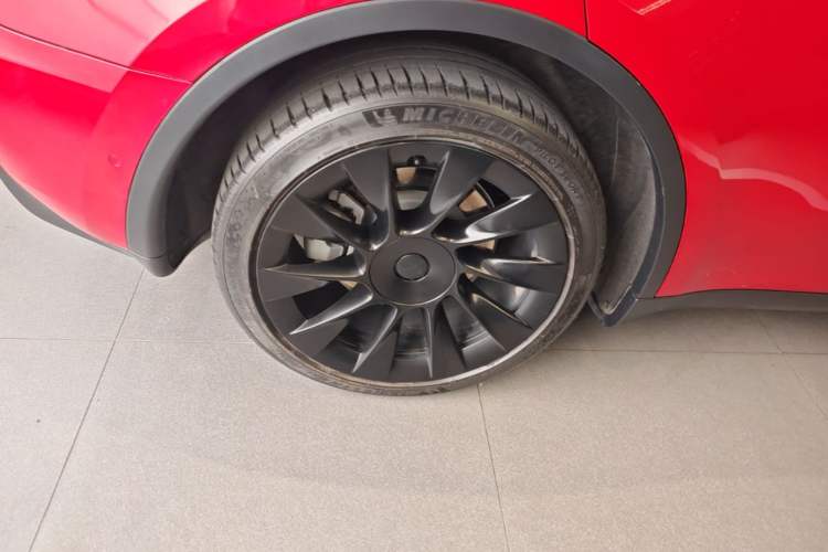 Used Tesla Model Y 2021 Long-Range All-Wheel-Drive Version Right Rear Wheel Hub