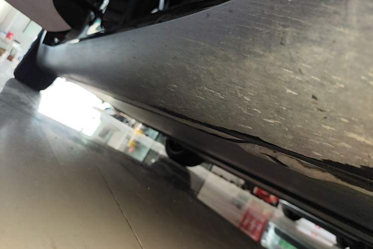 Used Tesla Model Y 2021 Standard Range Rear-Wheel Drive Version Right Side Sill
