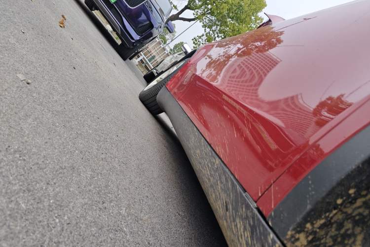 Used Tesla Model Y 2021 Standard Range Rear-Wheel Drive Version Right Side Sill