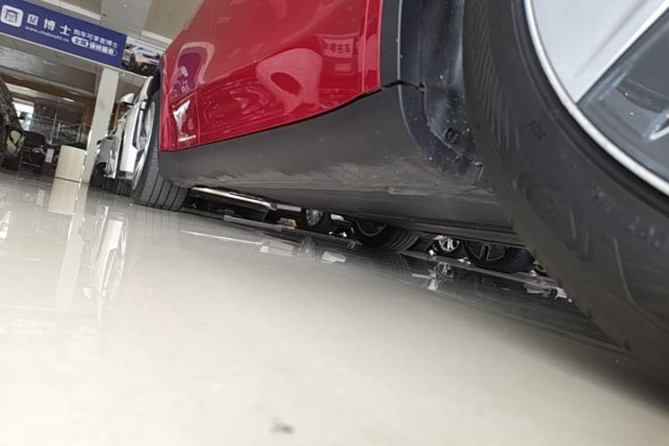 Used Tesla Model Y 2021 Long-Range All-Wheel-Drive Version 3D7 Right Side Sill