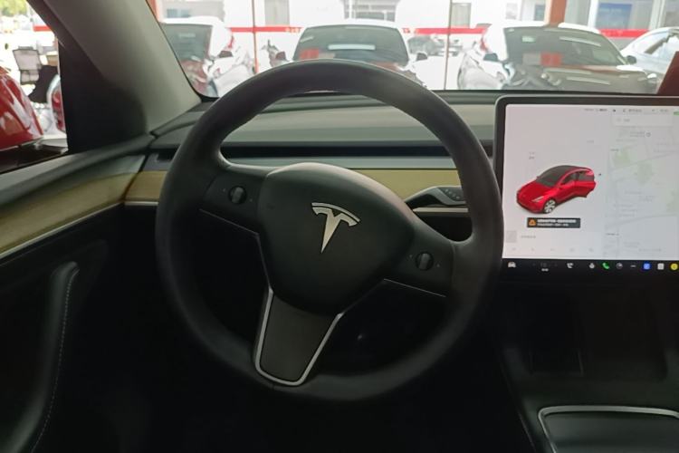 Used Tesla Model Y 2021 Standard Range Rear-Wheel Drive Version Steering Wheel