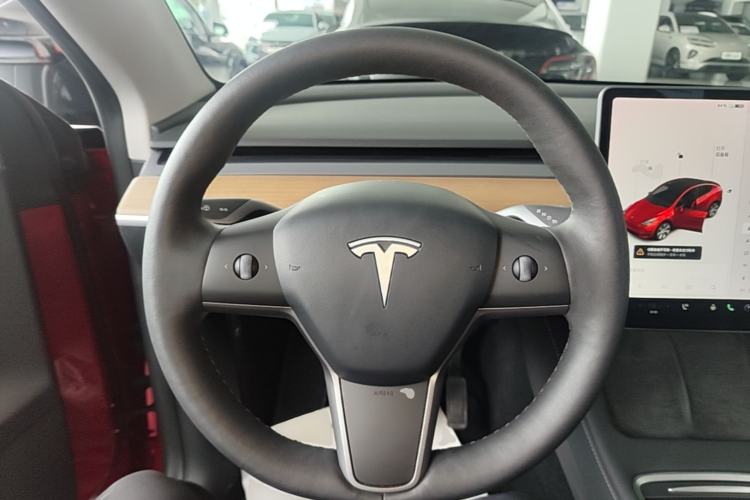 Used Tesla Model Y 2021 Standard Range Rear-Wheel Drive Version Steering Wheel