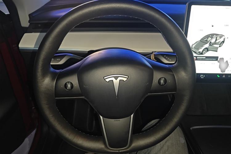 Used Tesla Model Y 2021 Long-Range All-Wheel-Drive Version 3D7 Steering Wheel