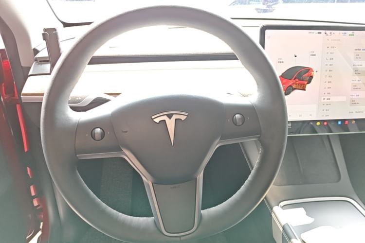 Used Tesla Model Y 2021 Long-Range All-Wheel-Drive Version Steering Wheel