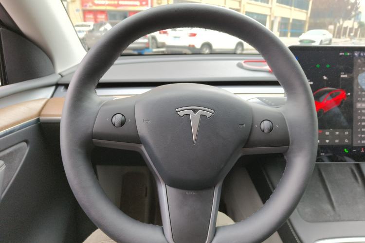 Used Tesla Model Y 2021 Long-Range All-Wheel-Drive Version 3D7 Steering Wheel