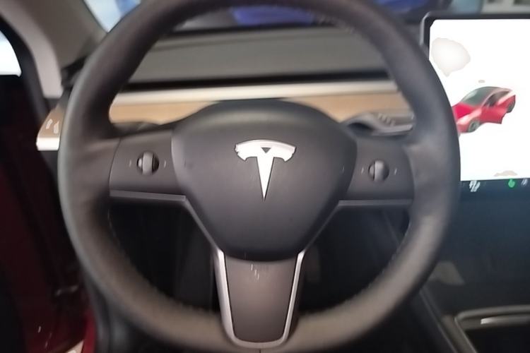 Used Tesla Model Y 2021 Long-Range All-Wheel-Drive Version Steering Wheel