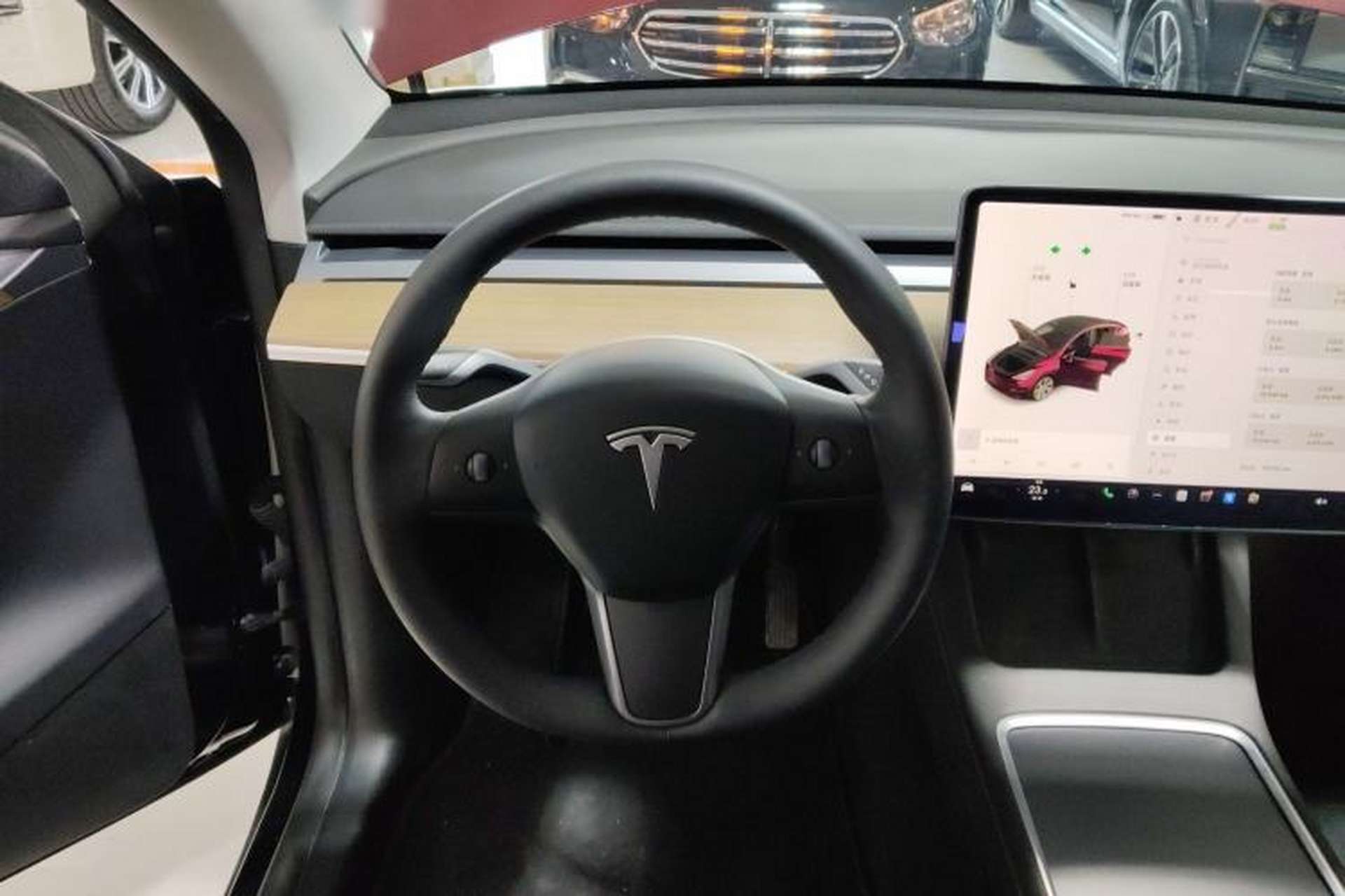Used Tesla Model Y 2021 Long-Range All-Wheel-Drive Version Steering Wheel