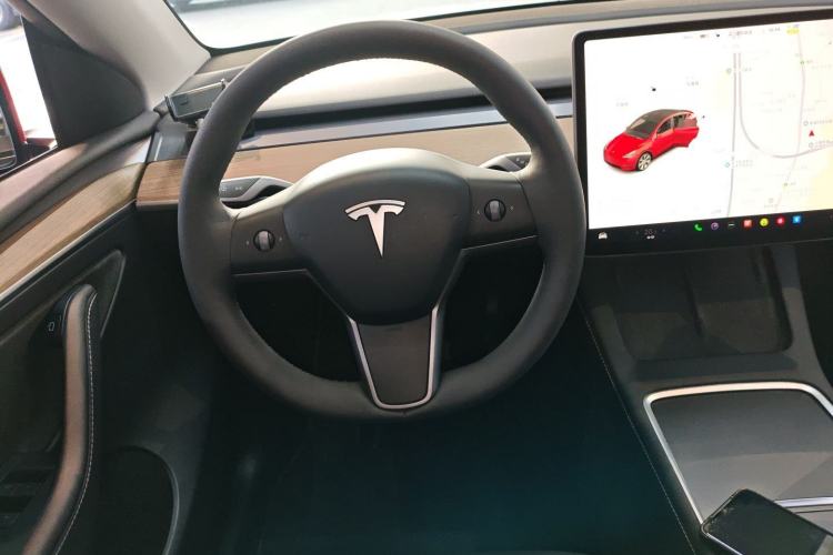 Used Tesla Model Y 2021 Long-Range All-Wheel-Drive Version 3D7 Steering Wheel