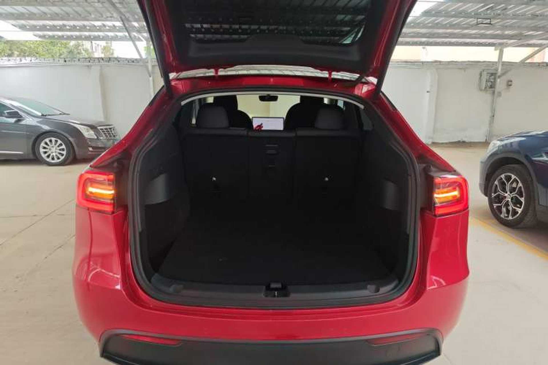 Used Tesla Model Y 2021 Long-Range All-Wheel-Drive Version Trunk