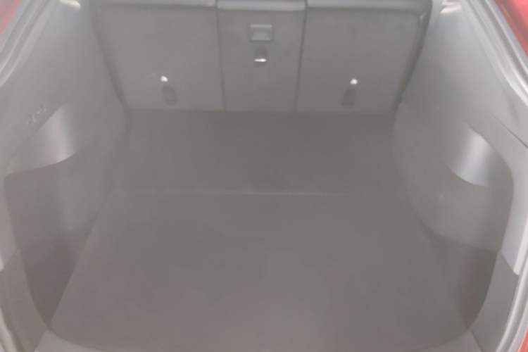 Used Tesla Model Y 2021 Long-Range All-Wheel-Drive Version Trunk