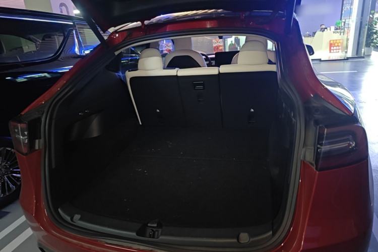 Used Tesla Model Y 2021 Long-Range All-Wheel-Drive Version 3D7 Trunk