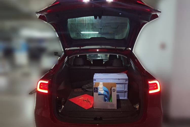 Used Tesla Model Y 2021 Long-Range All-Wheel-Drive Version Trunk