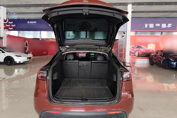 Used Tesla Model Y 2021 Standard Range Rear-Wheel Drive Version Trunk