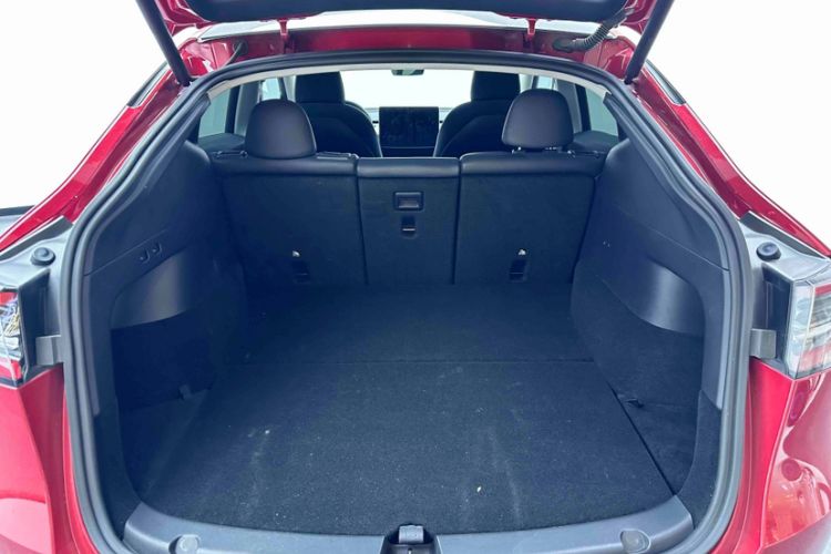 Used Tesla Model Y 2021 Standard Range Rear-Wheel Drive Version Trunk