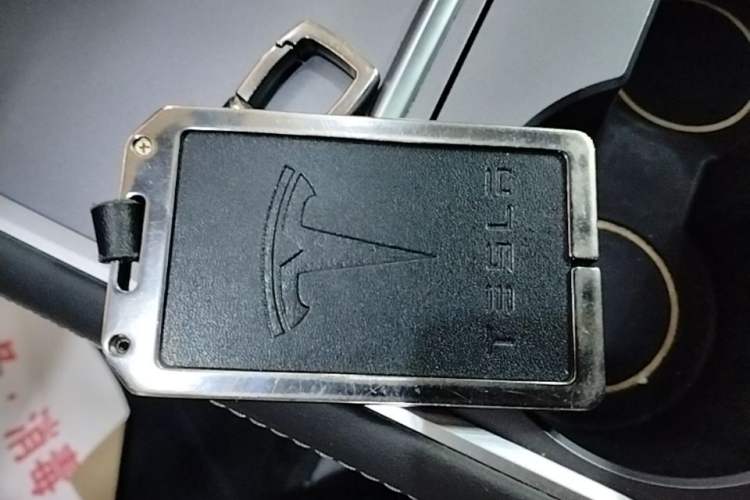 Used Tesla Model Y 2021 Standard Range Rear-Wheel Drive Version Vehicle Key