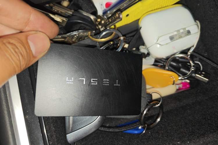 Used Tesla Model Y 2021 Long-Range All-Wheel-Drive Version Vehicle Key