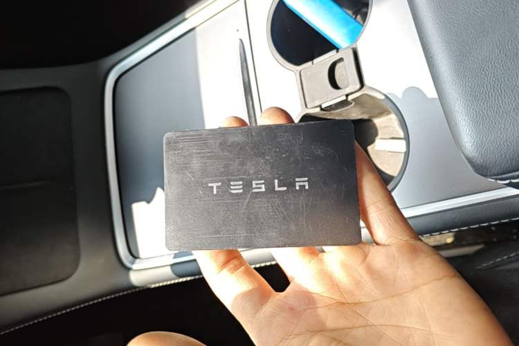 Used Tesla Model Y 2021 Long-Range All-Wheel-Drive Version Vehicle Key