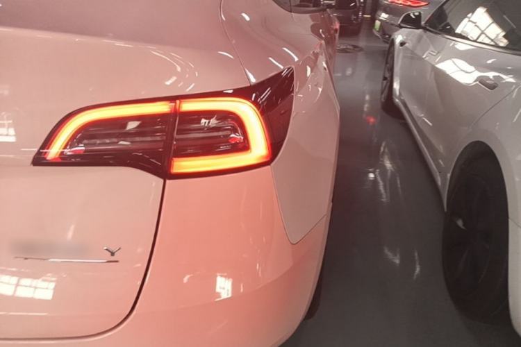 Used Tesla Model Y 2021 Performance High-Performance All-Wheel-Drive Version Right Rear Taillight