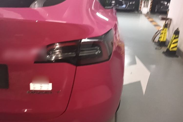 Used Tesla Model Y 2021 Long-Range All-Wheel-Drive Version Right Rear Taillight