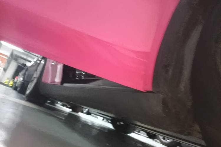 Used Tesla Model Y 2021 Long-Range All-Wheel-Drive Version Right Side Sill