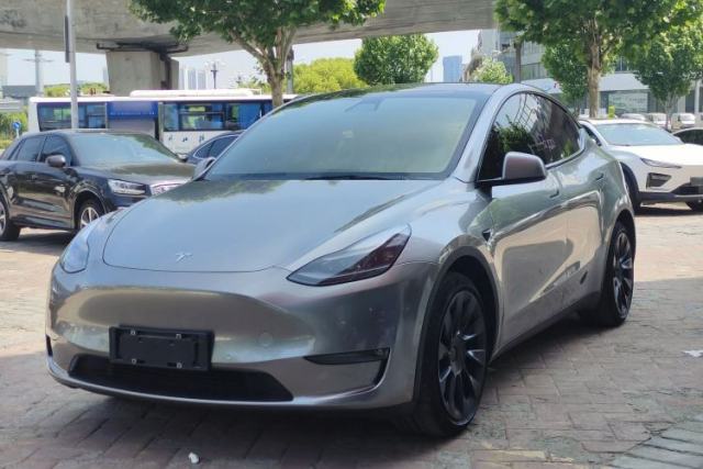 Used Tesla Model Y 2021 Long-Range All-Wheel-Drive Version