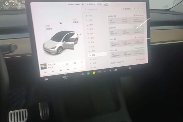 Used Tesla Model Y 2021 Long-Range All-Wheel-Drive Version Audio And AC Panel